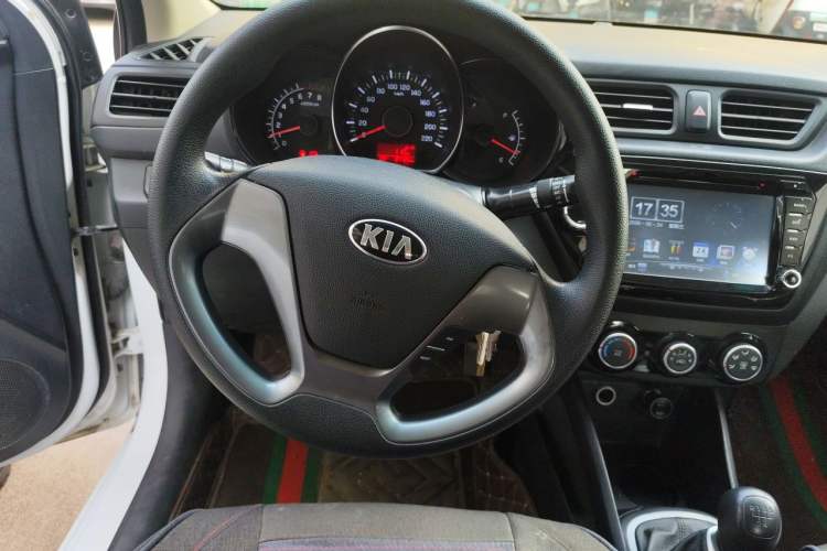 Used Kia K2 2015 Sedan 1.4L MT GLS Steering Wheel