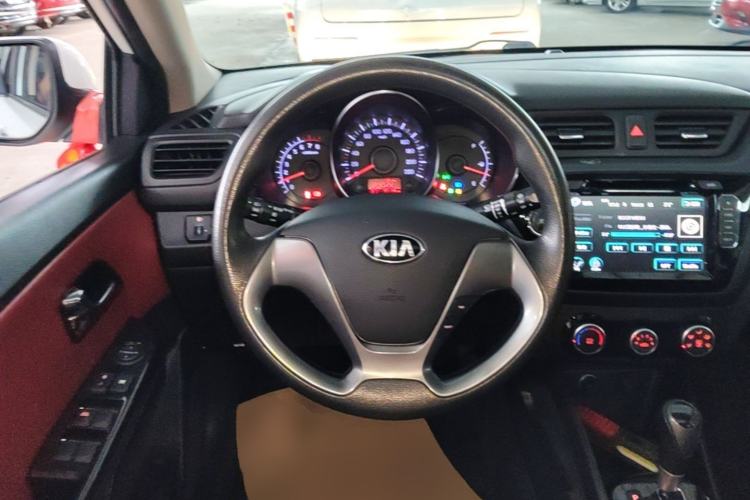 Used Kia K2 2015 Hatchback 1.4L AT GLS Cool Edition Steering Wheel