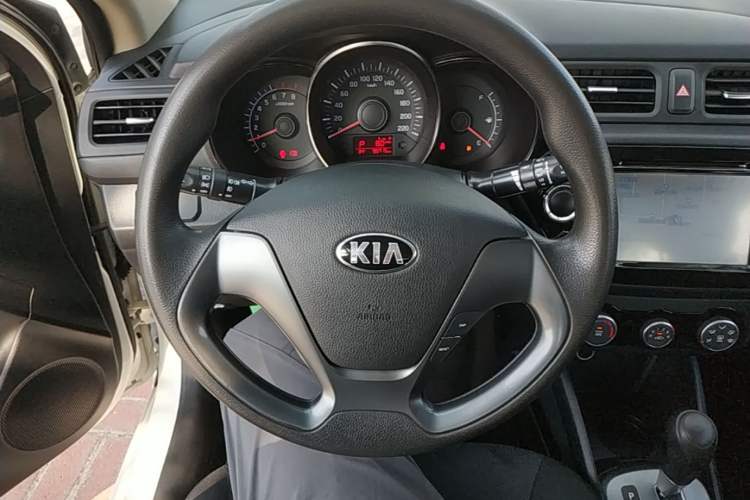 Used Kia K2 2015 Sedan 1.4L Automatic GLS Steering Wheel