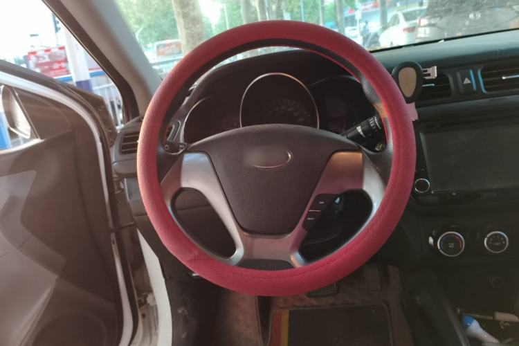 Used Kia K2 2015 Sedan 1.4L Automatic Top-Trim Steering Wheel