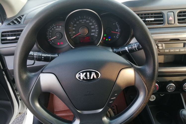 Used Kia K2 2015 Sedan 1.4L Automatic GLS Steering Wheel