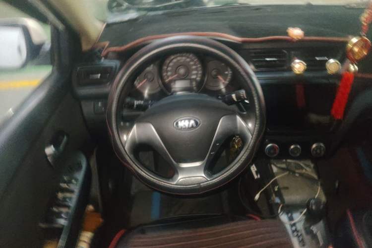 Used Kia K2 2015 Sedan 1.4L Automatic GLS Steering Wheel