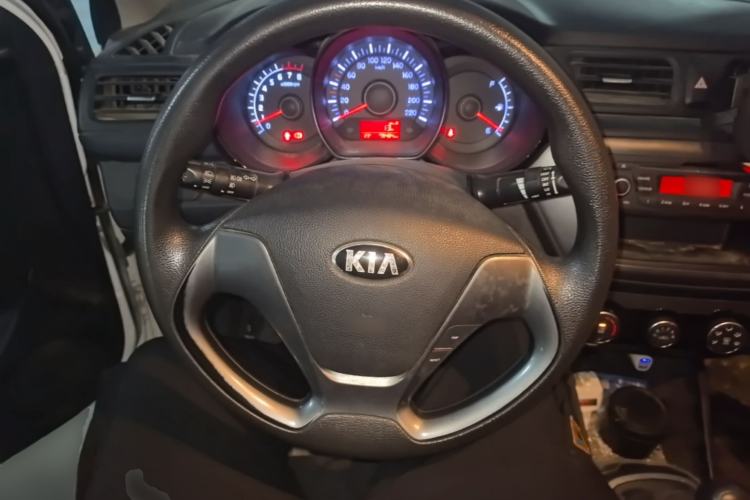 Used Kia K2 2015 Sedan 1.4L MT GLS Steering Wheel