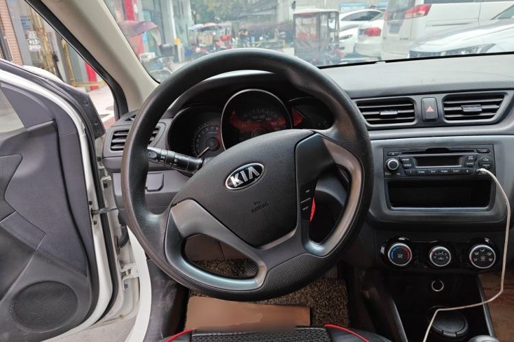 Used Kia K2 2015 Sedan 1.4L MT GLS Steering Wheel