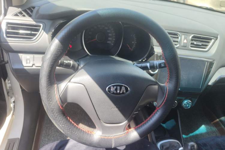 Used Kia K2 2015 Sedan 1.4L MT GLS Steering Wheel