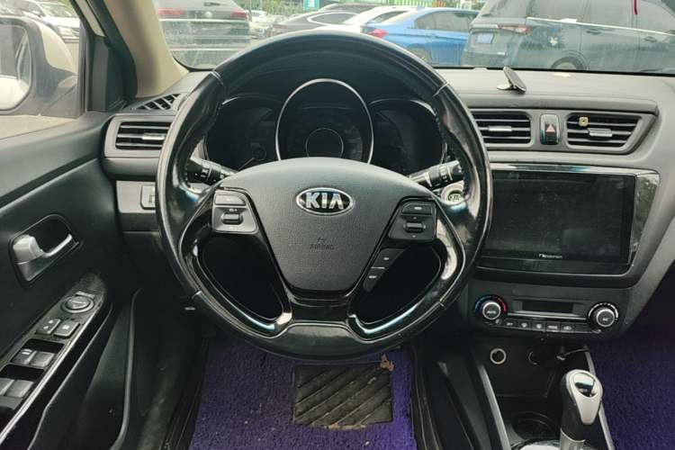 Used Kia K2 2015 Sedan 1.6L Automatic Transmission Premium Steering Wheel