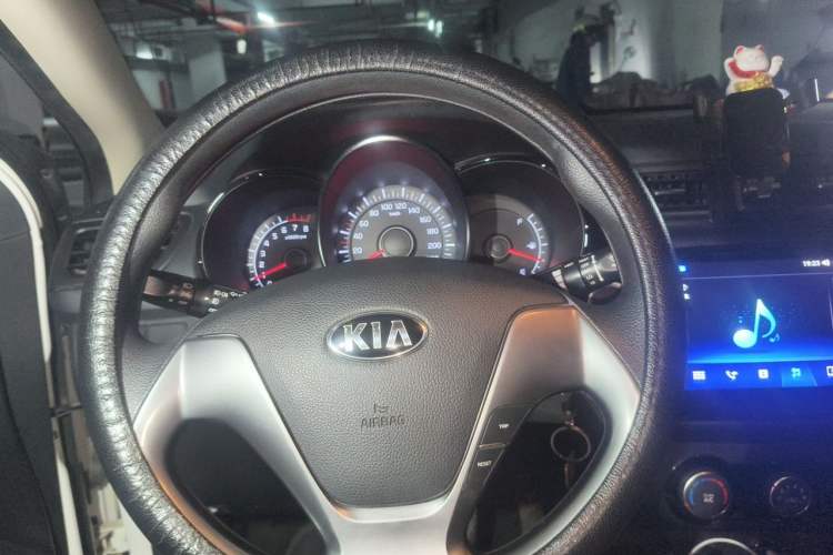 Used Kia K2 2015 Sedan 1.4L MT GLS Steering Wheel