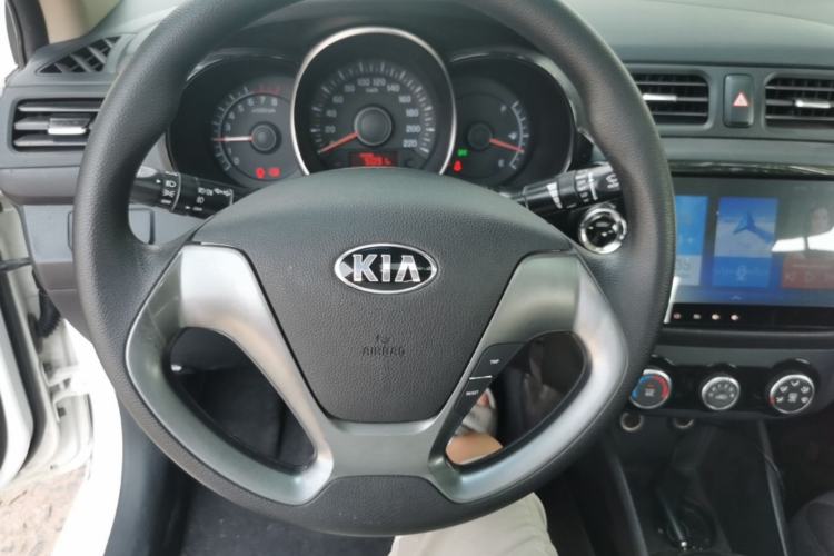Used Kia K2 2015 Sedan 1.4L MT TOP Steering Wheel
