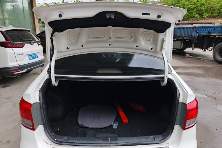 Used Kia K2 2015 Sedan 1.4L MT GLS Trunk