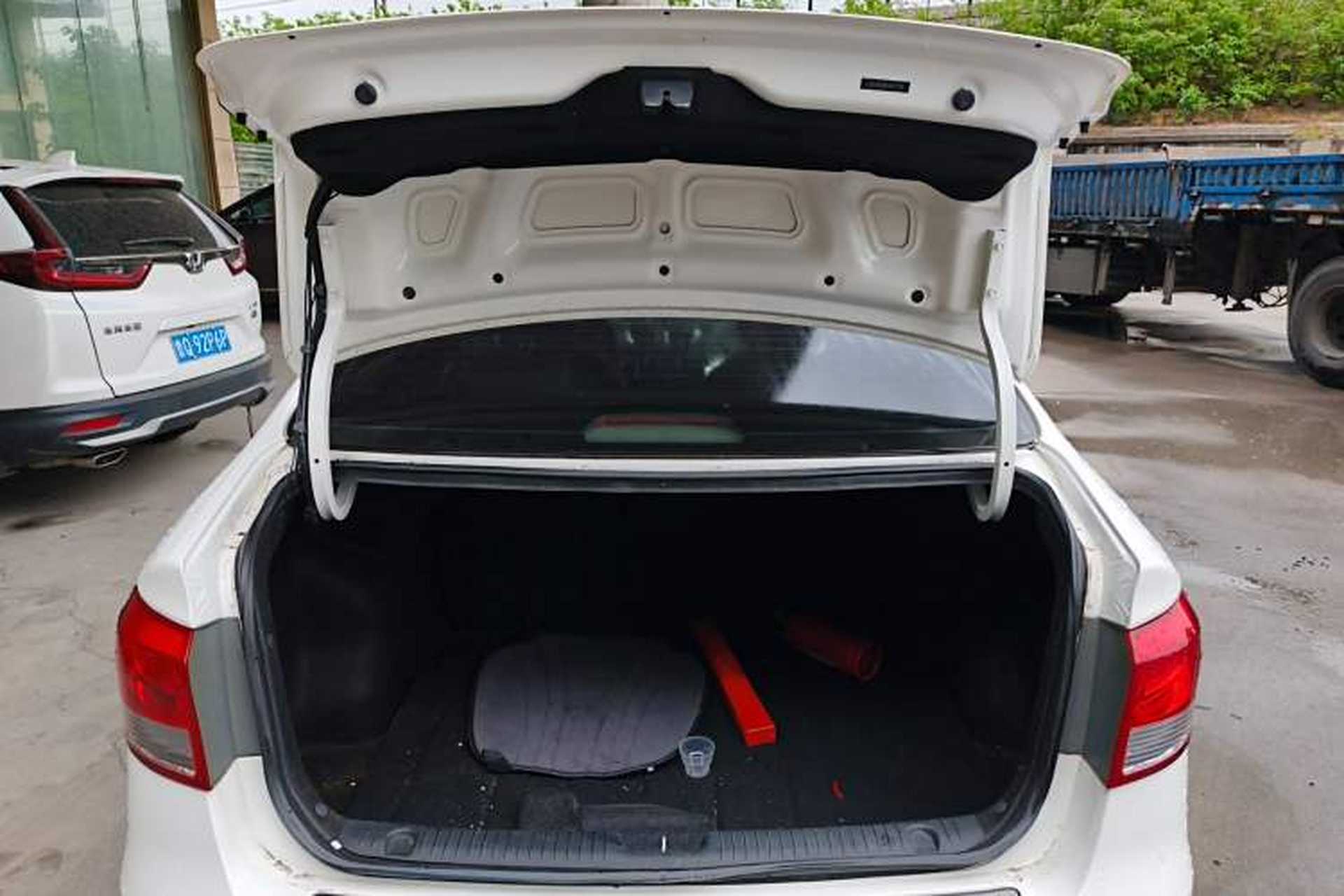 Used Kia K2 2015 Sedan 1.4L MT GLS Trunk