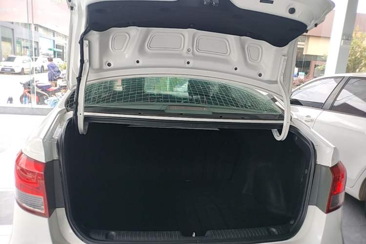 Used Kia K2 2015 Sedan 1.4L Automatic GLS Trunk