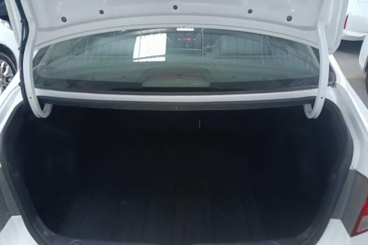 Used Kia K2 2015 Sedan 1.6L Automatic Transmission Premium Trunk