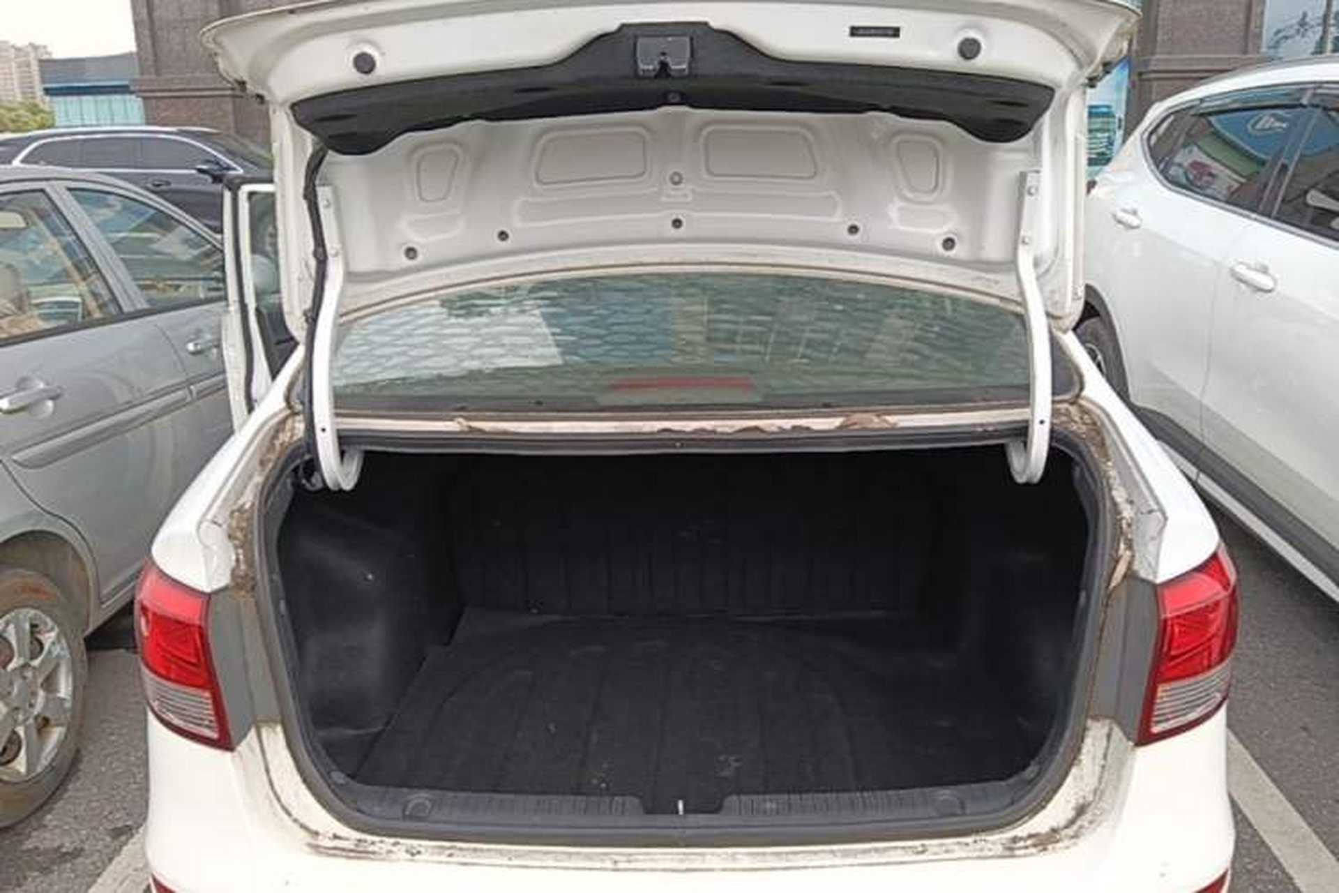 Used Kia K2 2015 Sedan 1.4L MT GLS Trunk