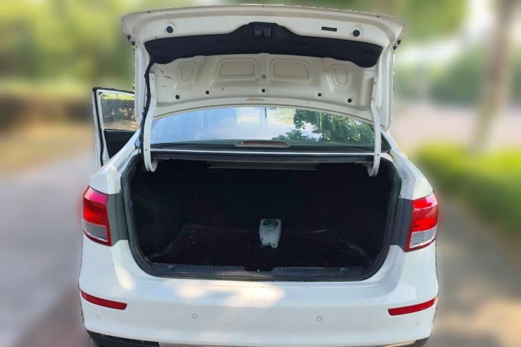 Used Kia K2 2015 Sedan 1.4L MT GLS Trunk