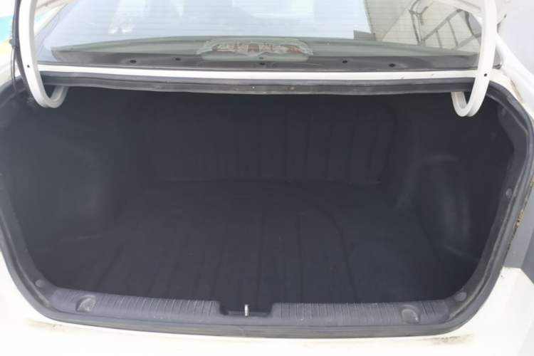 Used Kia K2 2015 Sedan 1.4L Automatic GLS Trunk