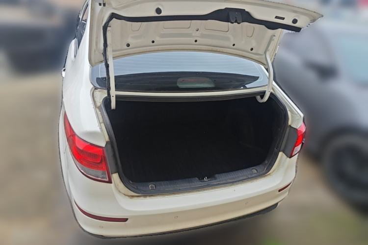 Used Kia K2 2015 Sedan 1.4L MT TOP Trunk