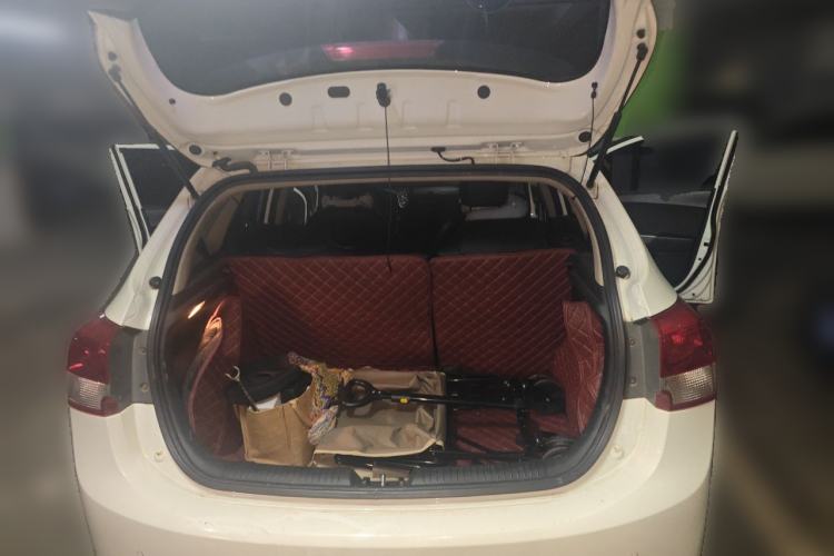 Used Kia K2 2015 Hatchback 1.4L Automatic GLS Trunk