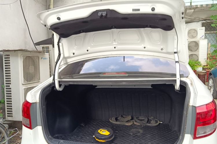 Used Kia K2 2015 Sedan 1.4L MT GLS Trunk