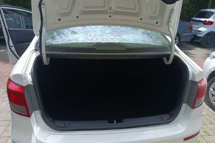 Used Kia K2 2015 Sedan 1.4L Automatic GLS Trunk