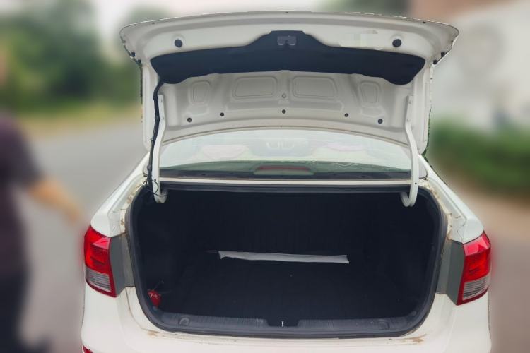 Used Kia K2 2015 Sedan 1.4L MT GLS Trunk