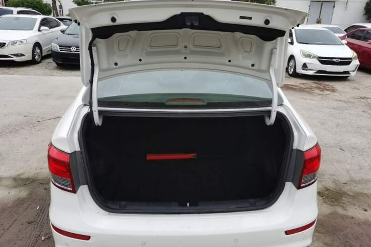 Used Kia K2 2015 Sedan 1.4L MT TOP Trunk