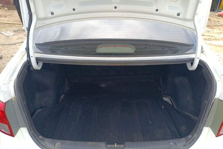 Used Kia K2 2015 Sedan 1.4L MT GLS Trunk