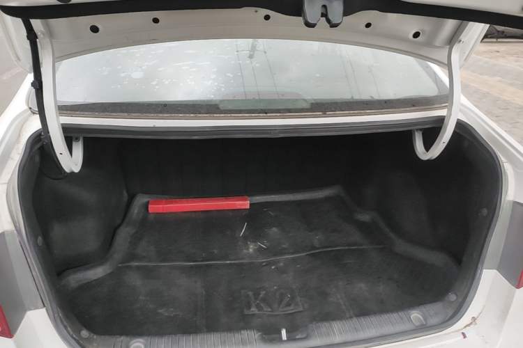 Used Kia K2 2015 Sedan 1.4L MT GLS Trunk