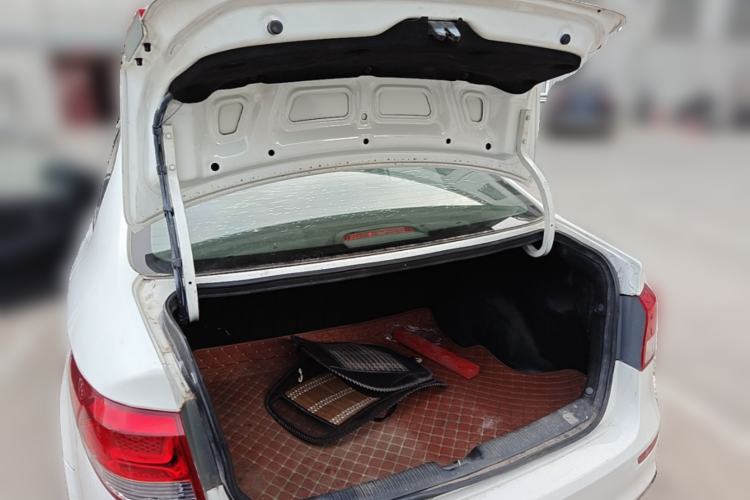 Used Kia K2 2015 Sedan 1.4L Automatic GLS Trunk