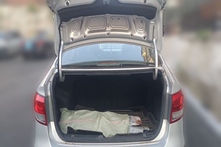 Used Kia K2 2015 Sedan 1.4L MT GLS Trunk