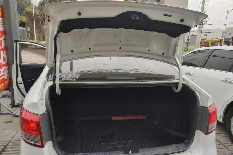 Used Kia K2 2015 Sedan 1.4L MT GLS Trunk