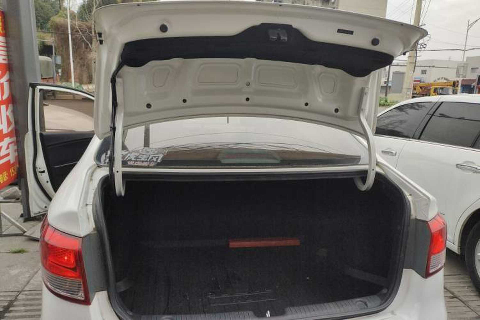 Used Kia K2 2015 Sedan 1.4L MT GLS Trunk