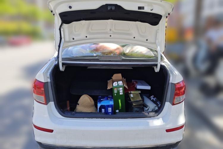 Used Kia K2 2015 Sedan 1.4L MT GLS Trunk