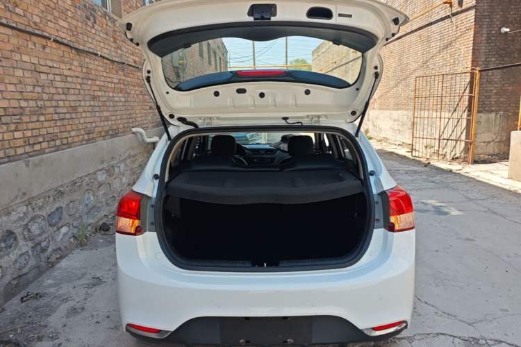Used Kia K2 2015 Hatchback 1.4L AT GLS Cool Edition Trunk
