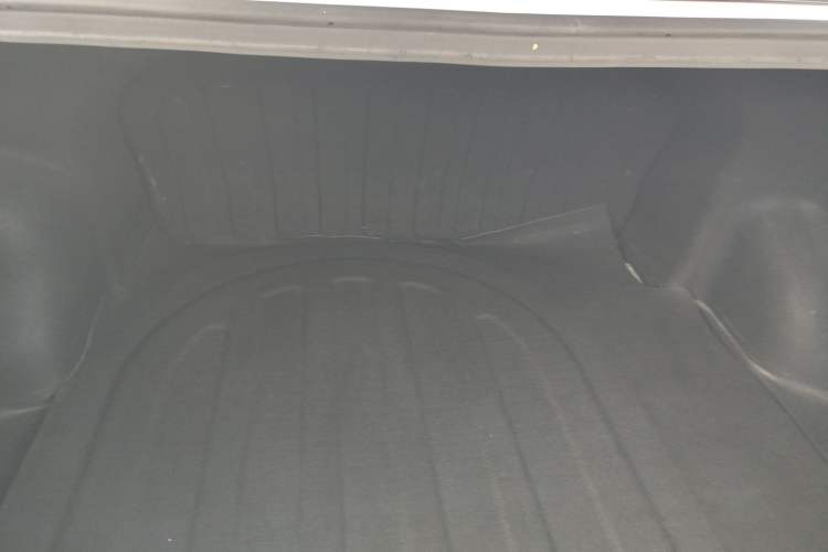 Used Kia K2 2015 Sedan 1.4L MT GLS Trunk
