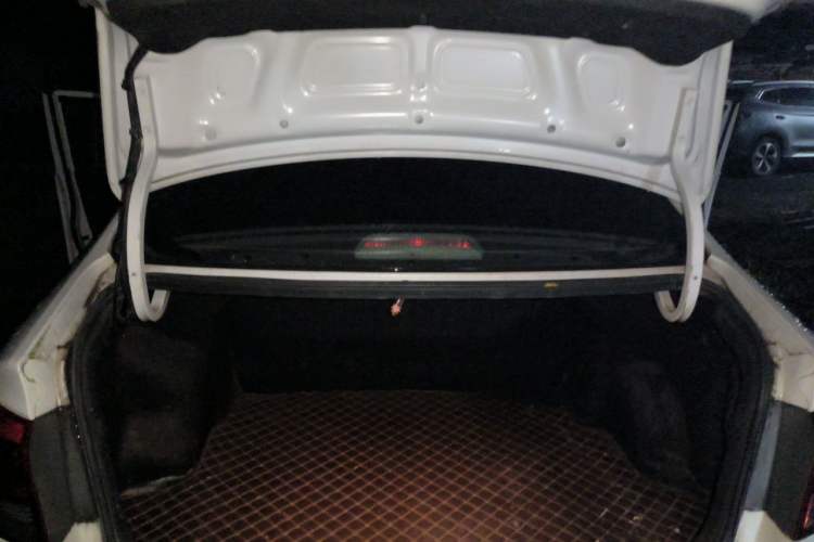 Used Kia K2 2015 Sedan 1.4L MT GLS Trunk