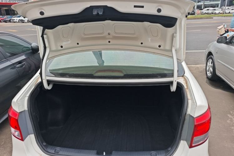 Used Kia K2 2015 Sedan 1.4L MT GLS Trunk