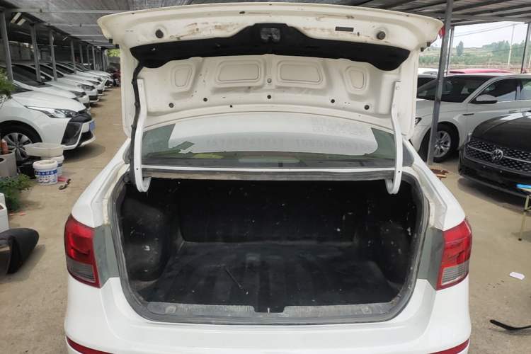 Used Kia K2 2015 Sedan 1.4L Automatic GLS Trunk