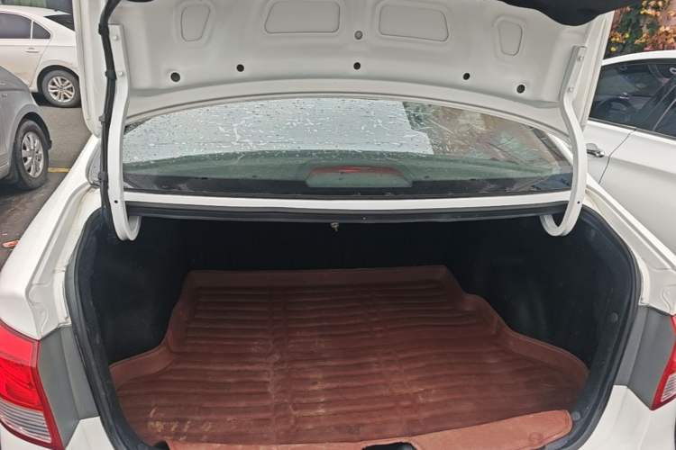 Used Kia K2 2015 Sedan 1.4L Automatic GLS Trunk