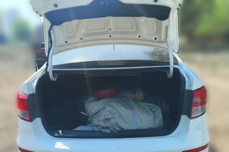 Used Kia K2 2015 Sedan 1.4L MT GLS Trunk