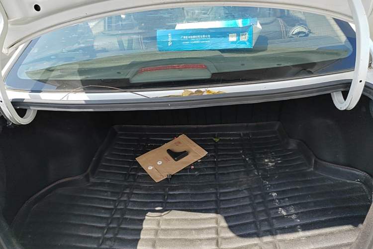 Used Kia K2 2015 Sedan 1.4L Automatic GLS Trunk