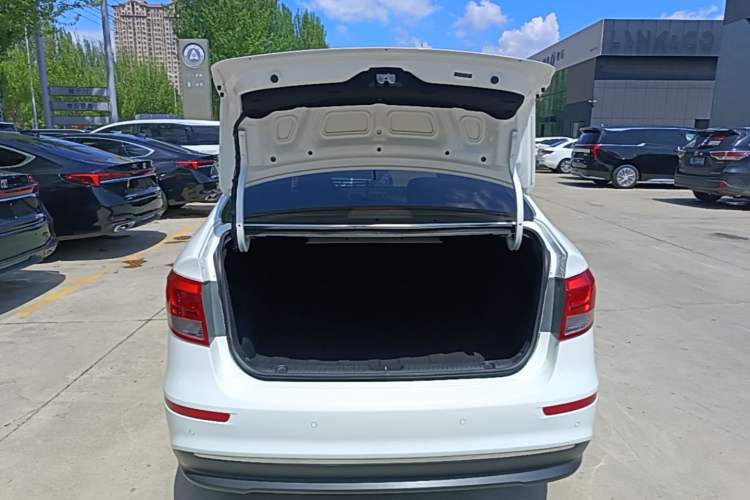 Used Kia K2 2015 Sedan 1.4L MT GLS Trunk