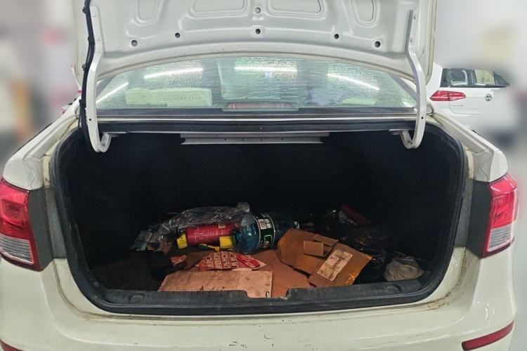 Used Kia K2 2015 Sedan 1.4L MT GLS Trunk