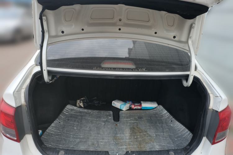 Used Kia K2 2015 Sedan 1.4L MT GLS Trunk