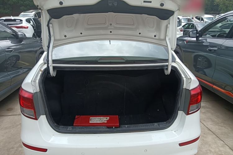 Used Kia K2 2015 Sedan 1.4L MT GLS Trunk