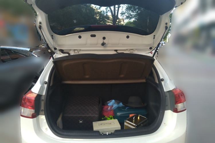 Used Kia K2 2015 Hatchback 1.4L AT GLS Cool Edition Trunk