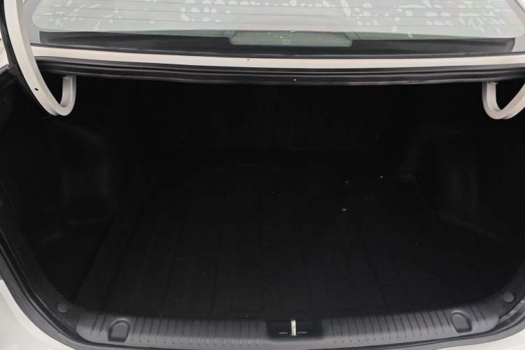 Used Kia K2 2015 Sedan 1.4L Automatic GLS Trunk