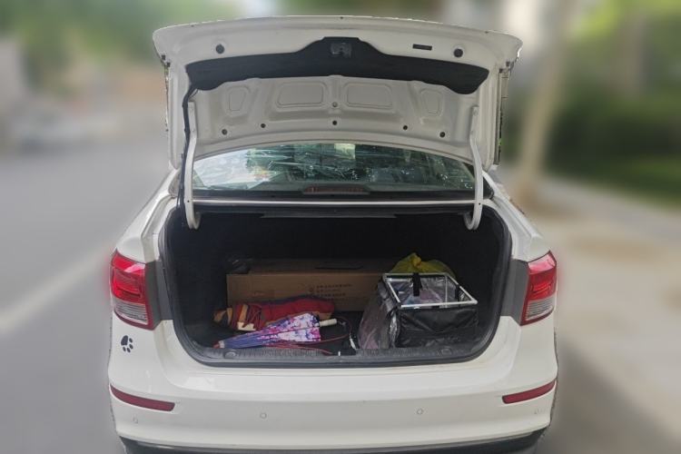 Used Kia K2 2015 Sedan 1.4L MT GLS Trunk