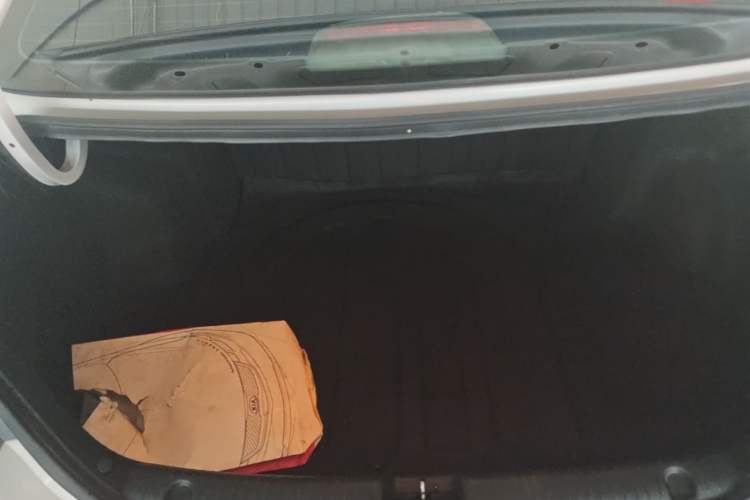 Used Kia K2 2015 Sedan 1.4L Automatic GLS Trunk