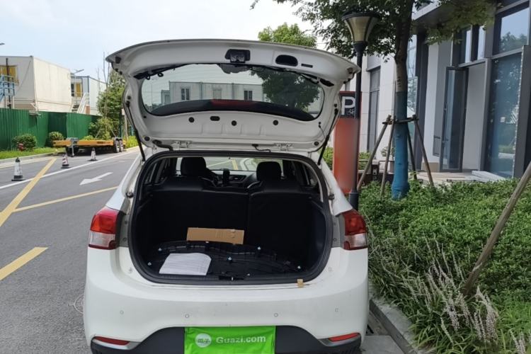 Used Kia K2 2015 Hatchback 1.4L AT GLS Cool Edition Trunk