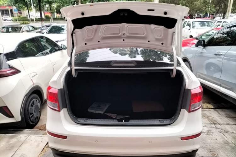 Used Kia K2 2015 Sedan 1.4L Automatic GLS Trunk